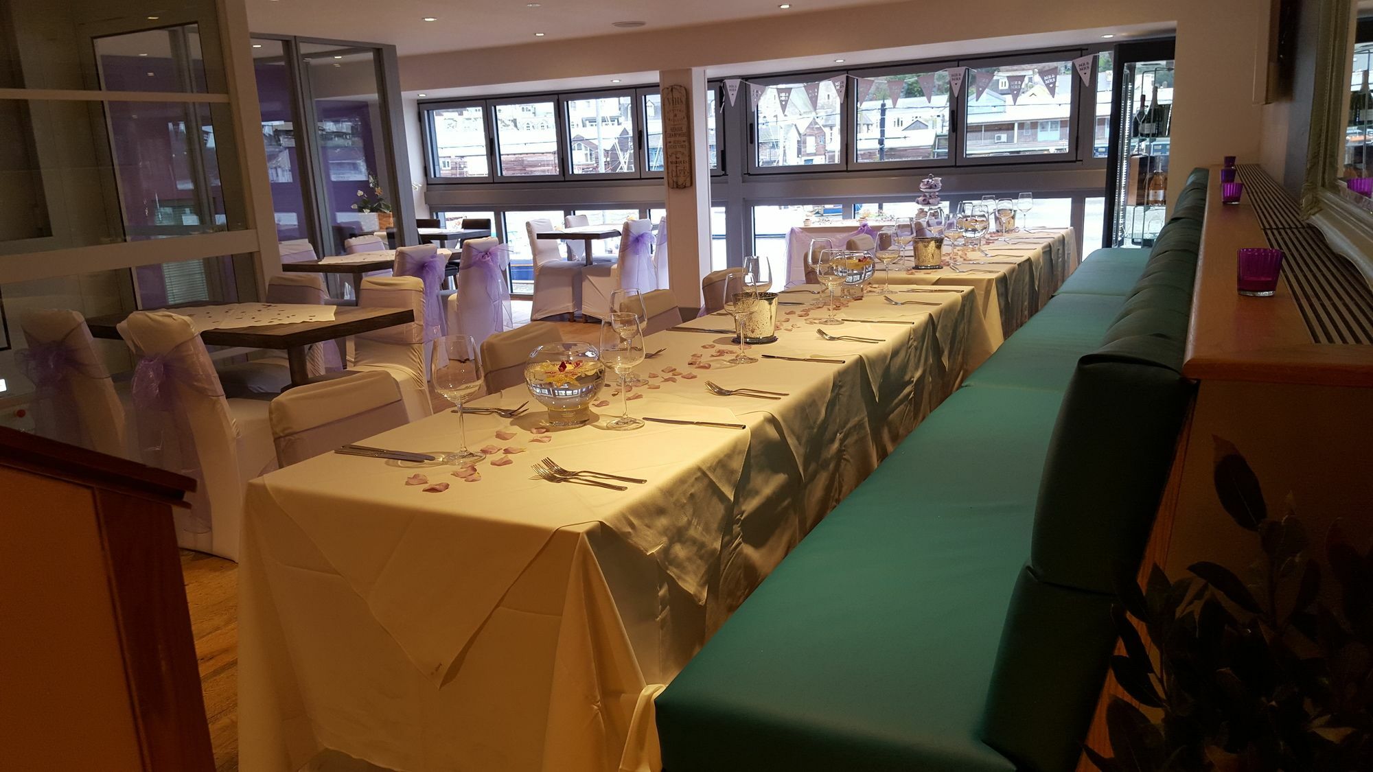 Portbyhan Hotel ルー エクステリア 写真